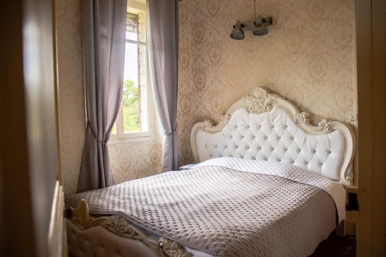 Hotel Le Pavillon De St Agnan Hautefort Exteriér fotografie
