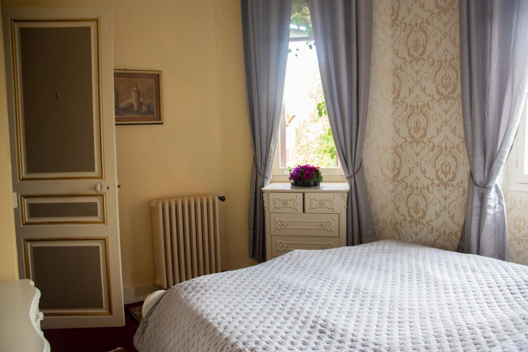 Hotel Le Pavillon De St Agnan Hautefort Exteriér fotografie