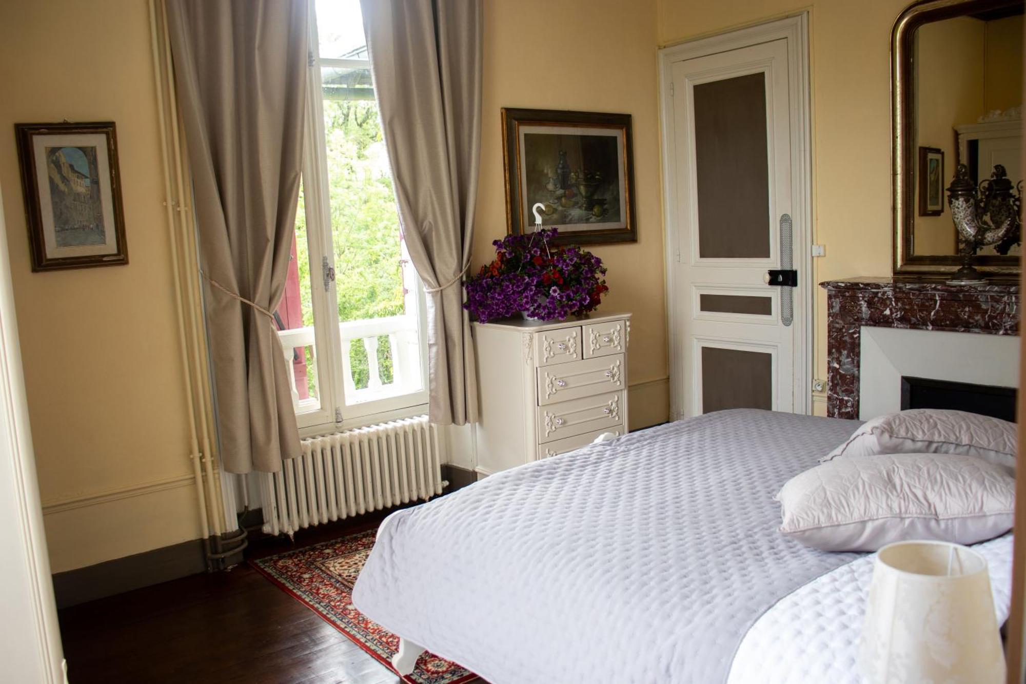 Hotel Le Pavillon De St Agnan Hautefort Exteriér fotografie